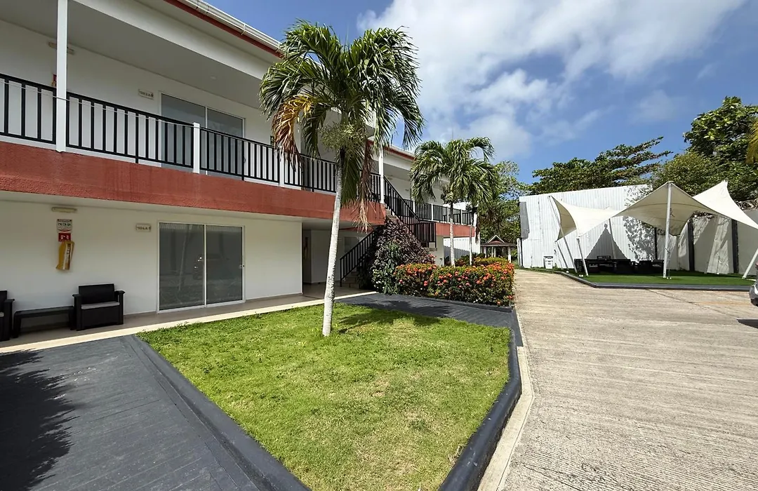 Hotel Mar de Corales By CAJASAI-1