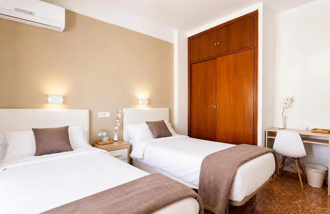 Hostal Rocamar-1