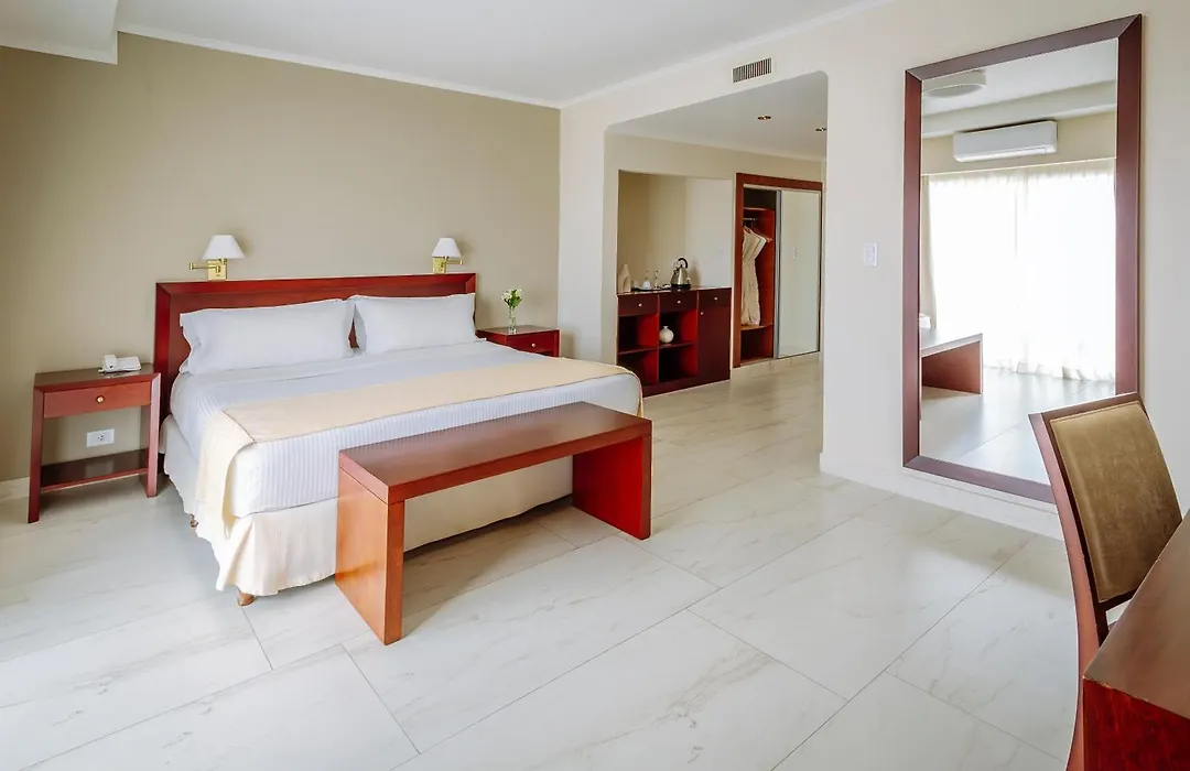 Hotel Riviera-1