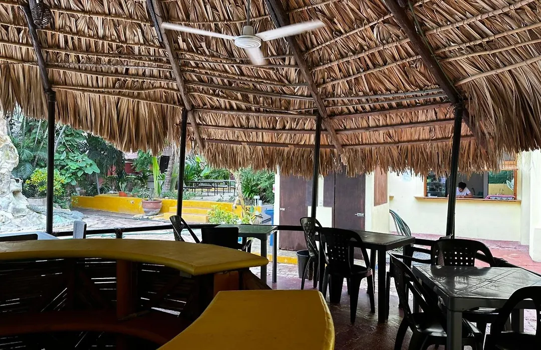 Hotel Bungalows y Cabañas Acuario-1