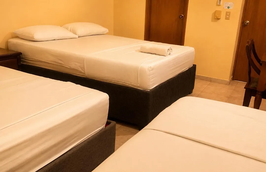 Hostal Cartagonova - Habitaciones privadas y amplias cerca a zonas turísticas-1