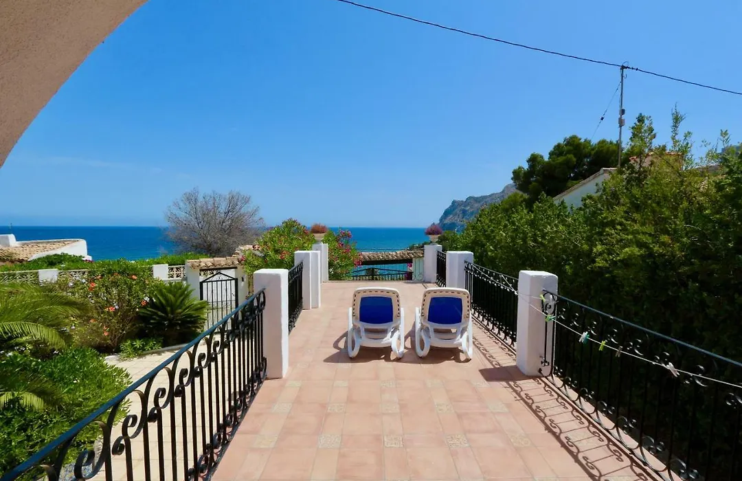 CALALGA сasa frente a la playa con piscina privada-1