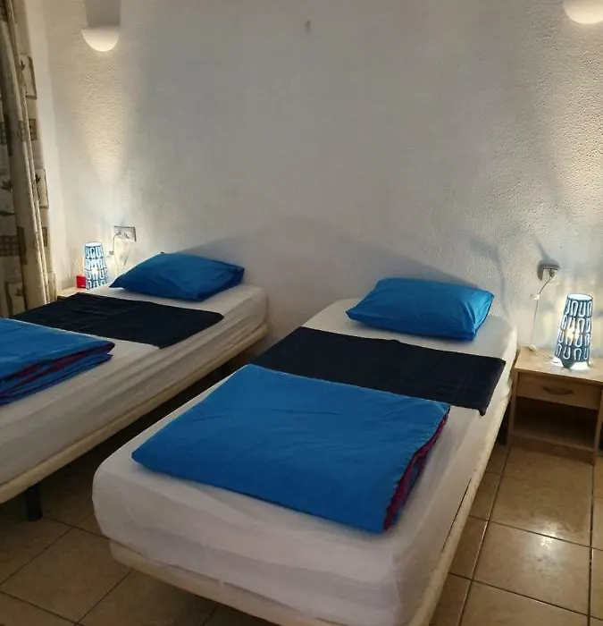 Room At Robert'S, In A Shared House-1