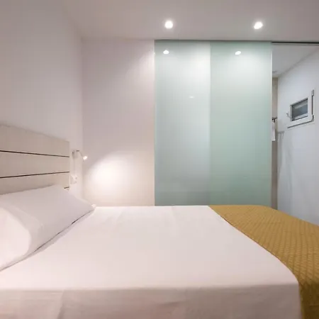 Hostal Beach-3