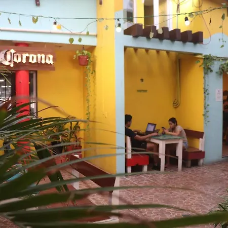 Tres Mundos Hostel-3