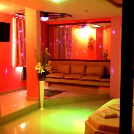 Lips Motel (Adults Only)-2