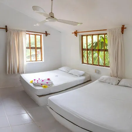 Hotel Bungalows y Cabañas Acuario-3
