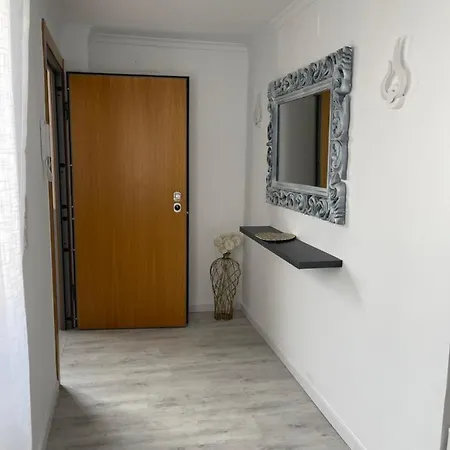 Old Town Oliva Guest Apartment-2