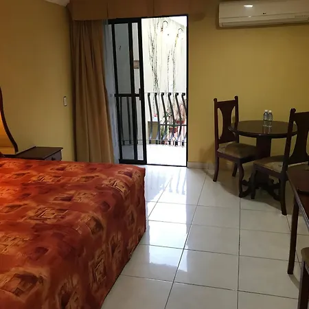 Grand Royal Tampico-3