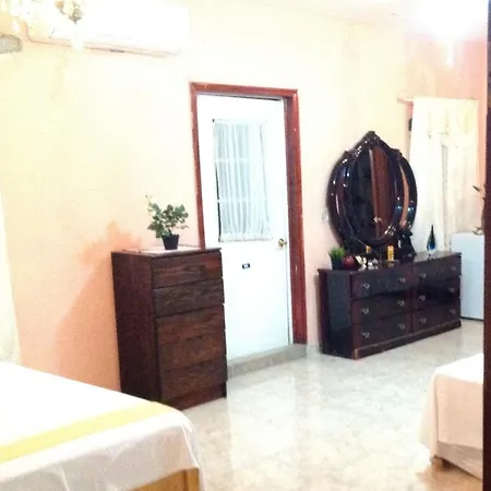 Mansion Giahn Bed & Breakfast-3