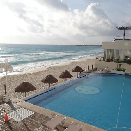 Cancun Plaza Condos-3