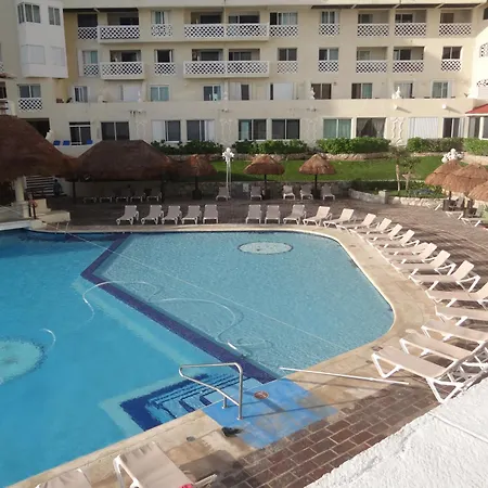 Cancun Plaza Condos-2