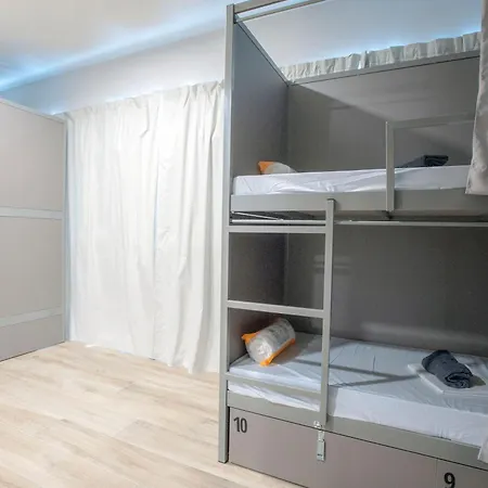 Hostel Dos Estaciones - Albergue Juvenil - FREE towels, coffee&tea, remote check-in-2