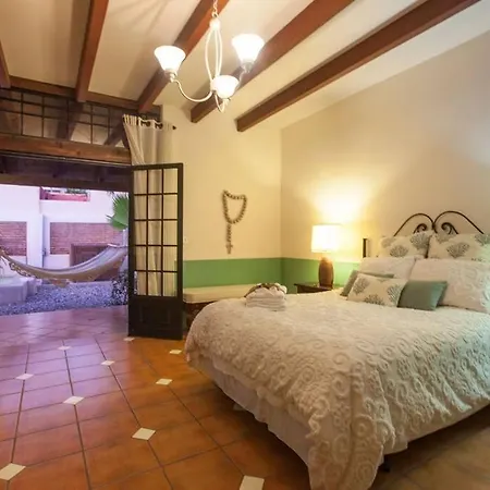 private Pool, walk to malecón, 2 BR estilo hacienda-3