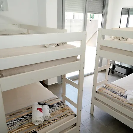 New Art Beach Hostel- Albergue Juvenil-3