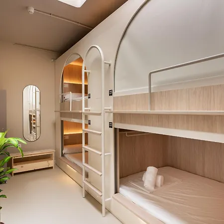 Literal Hostel-2