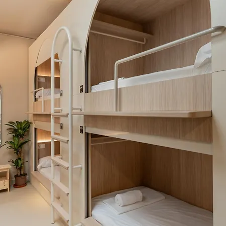 Literal Hostel-3