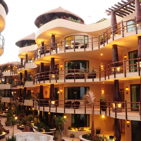 El Taj Oceanfront&Beachside Condo Hotel-2