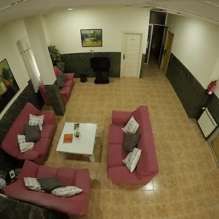 Hostal La Casa de Enfrente-3