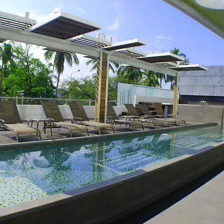 Ramada By Wyndham Acapulco Hotel & Suites-3