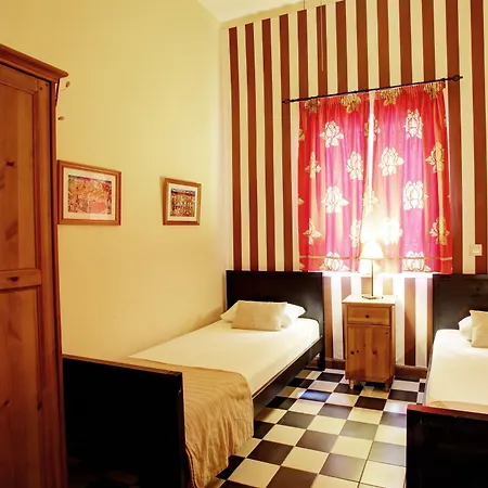 Málaga Lodge Guesthouse-2