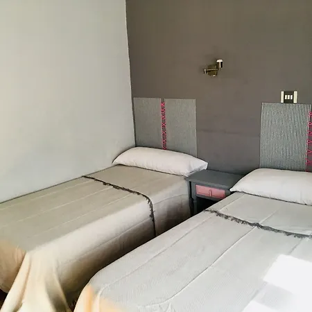 Hostal Tropical-2