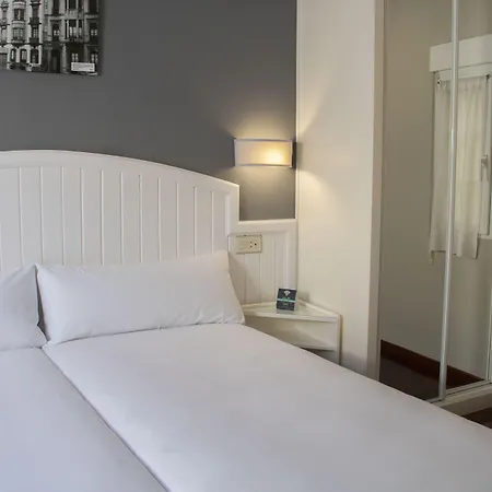 Alda Miramar Rooms-3
