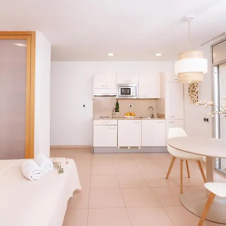 Apartamentos Porta Coeli-3