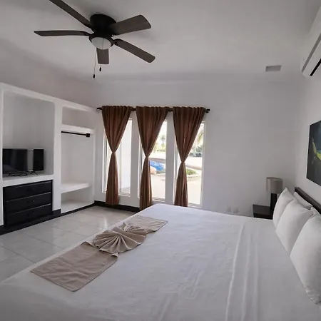 Hotel Villa Capricho-2