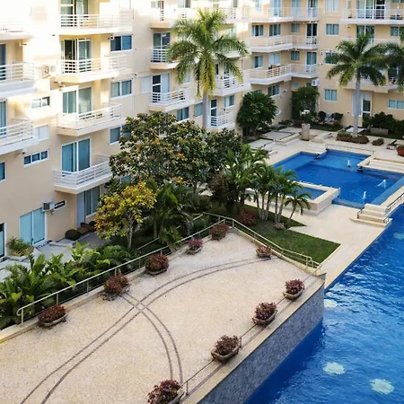 Estudio compacto en Riviera Diamante con alberca-3