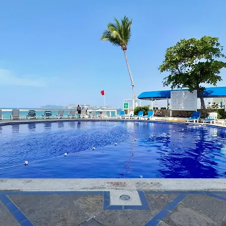 Hotel Acapulco Malibu-3