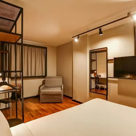 Ibis Copacabana Posto 2-2