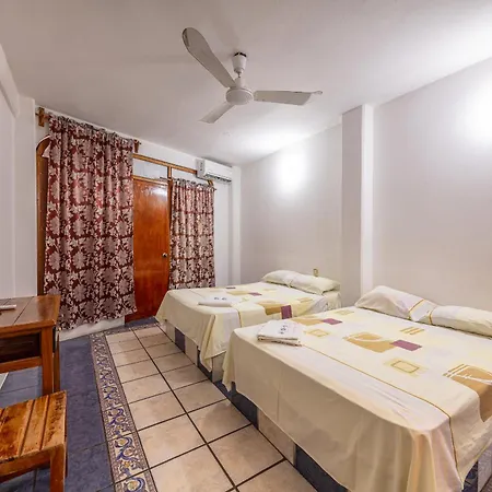 Hotel Naxhiely-2