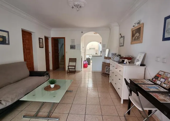 Room At Robert'S, In A Shared House Benalmádena