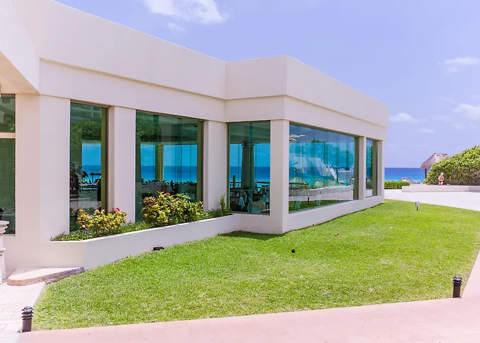 Park Royal Beach Cancún