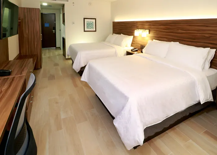 Holiday Inn Express&Suites - Playa del Carmen, an IHG Hotel