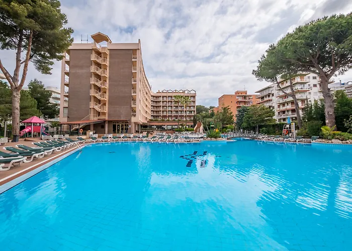 Golden Avenida Family Suites 4* Salou