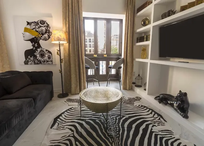 The Clock House - Luxury Urban Suites Málaga