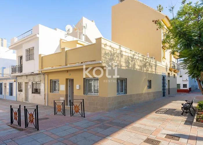 Koti Rentals - Casita Rosario Pino Rooftop y Bbq Fuengirola