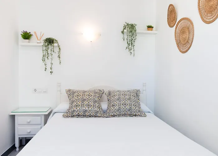 Hostal Restaurante La Giralda Rota