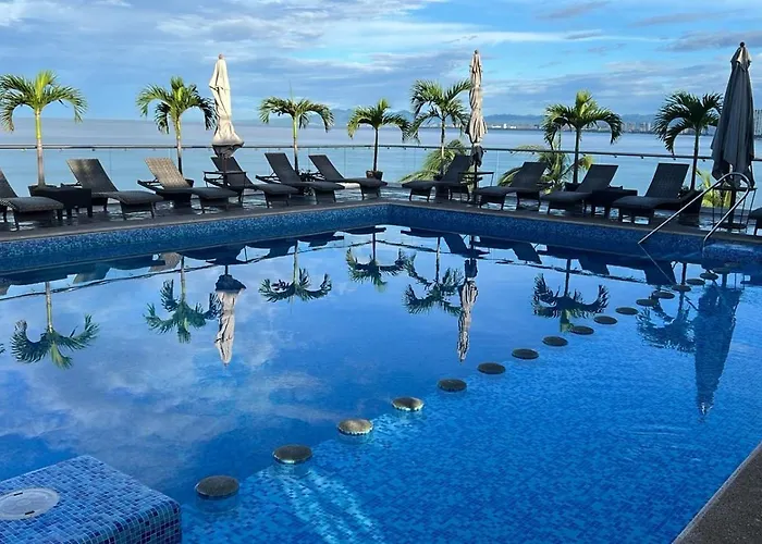 The Paramar Beachfront Boutique Hotel With Breakfast Included - Downtown Malecon Puerto Vallarta