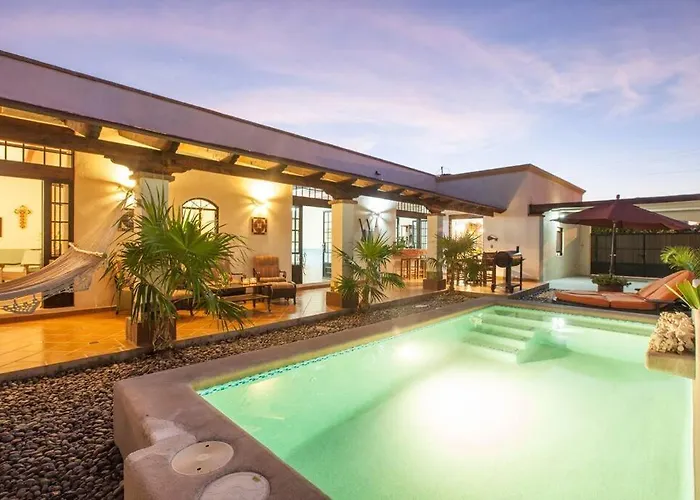 Villa private Pool, walk to malecón, 2 BR estilo hacienda La Paz