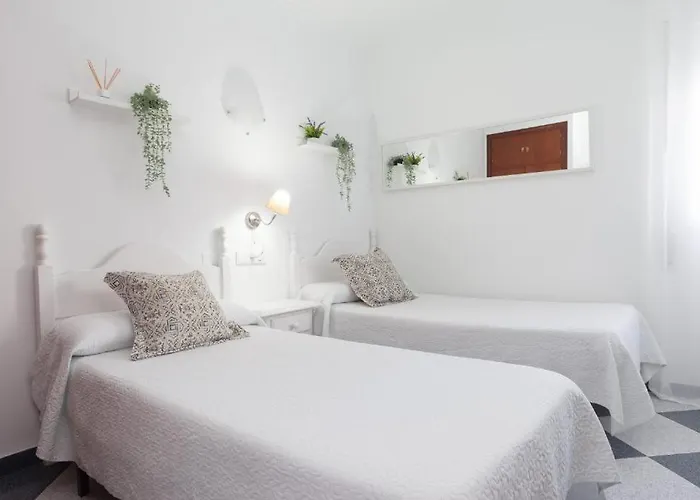 Hostal Restaurante La Giralda Rota