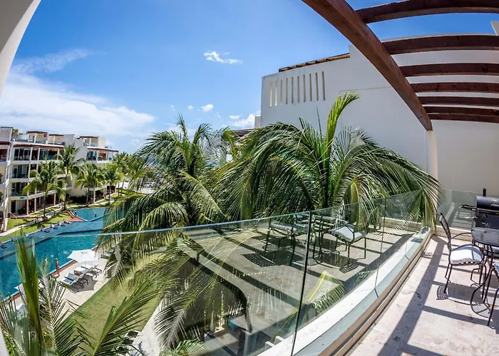 The Elements Oceanfront & Beachside Condo Hotel Playa del Carmen