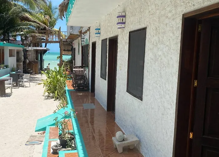 Casa Victor Avila Isla Holbox