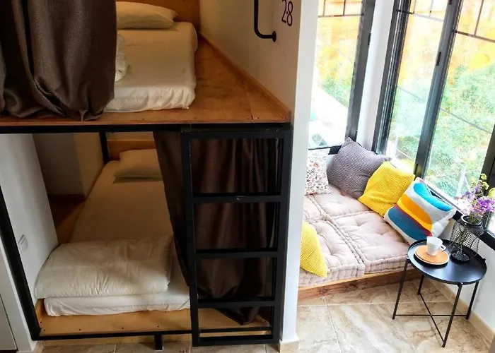 Hostel Numero Trece - Albergue Juvenil - Free Towels, Coffee & Tea, Remote Check-In (Adults Only) Alicante