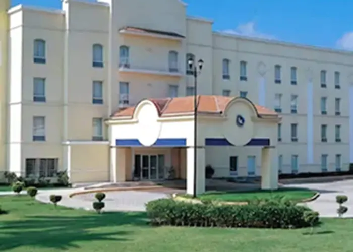 Hotel Baymont By Wyndham Lazaro Cardenas