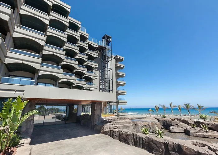 Hotel Faro, a Lopesan Collection Hotel