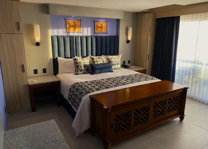 Hotel HBlue Malecón La Paz