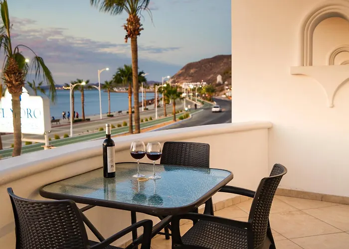 Hotel&Suites El Moro La Paz